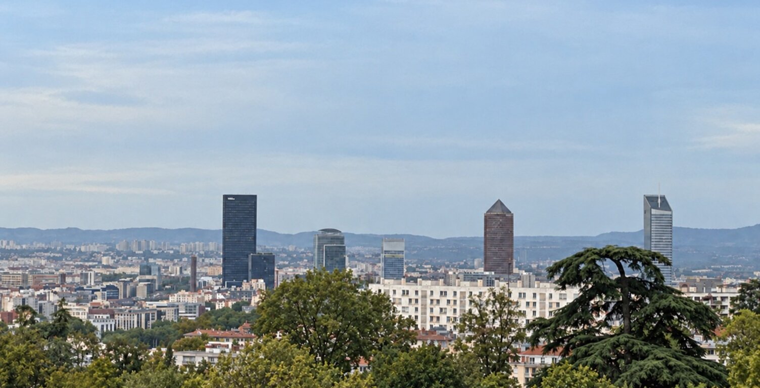 Caluire (69)– Votre premier achat avec vue sur Lyon et balcon — photo 1