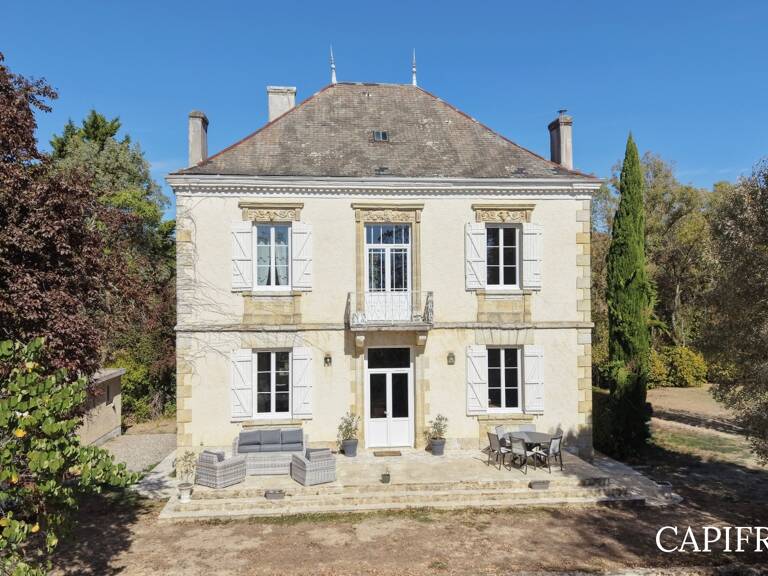 Maison de maître sur un terrain de plus de 3 000 m² — photo 1