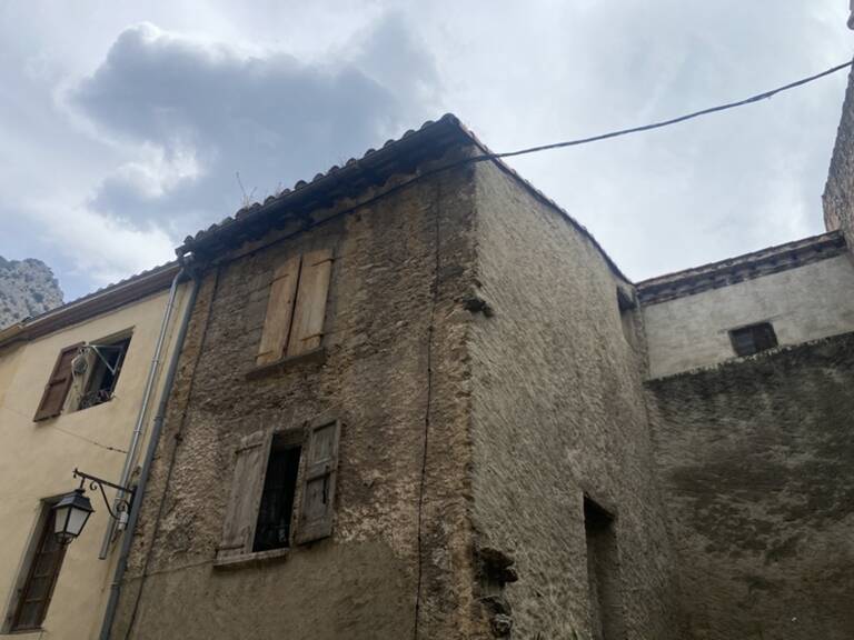 Dpt Pyrénées Orientales (66), à vendre VILLEFRANCHE DE CONFLENT maison 7 pièces à rénover — photo 1