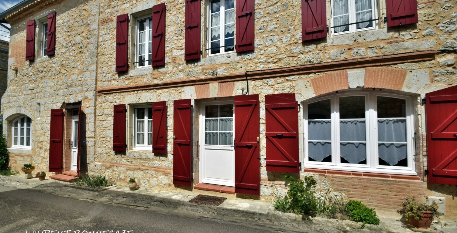 Dpt Tarn et Garonne (82), à vendre proche de MAUVEZIN et BEAUMONT DE LOMAGNE  maison T5 — photo 1