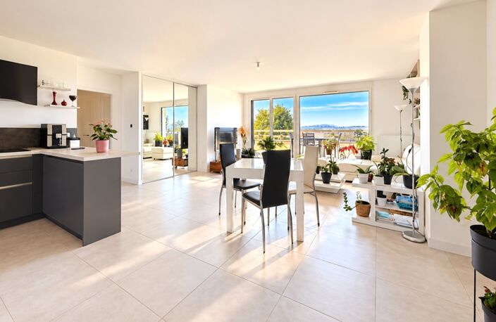VIUZ-LA-CHIÉSAZ (74) – APPARTEMENT T4 DE 100 M² – DERNIER ÉTAGE – TERRASSE DE 33 M² — photo 2