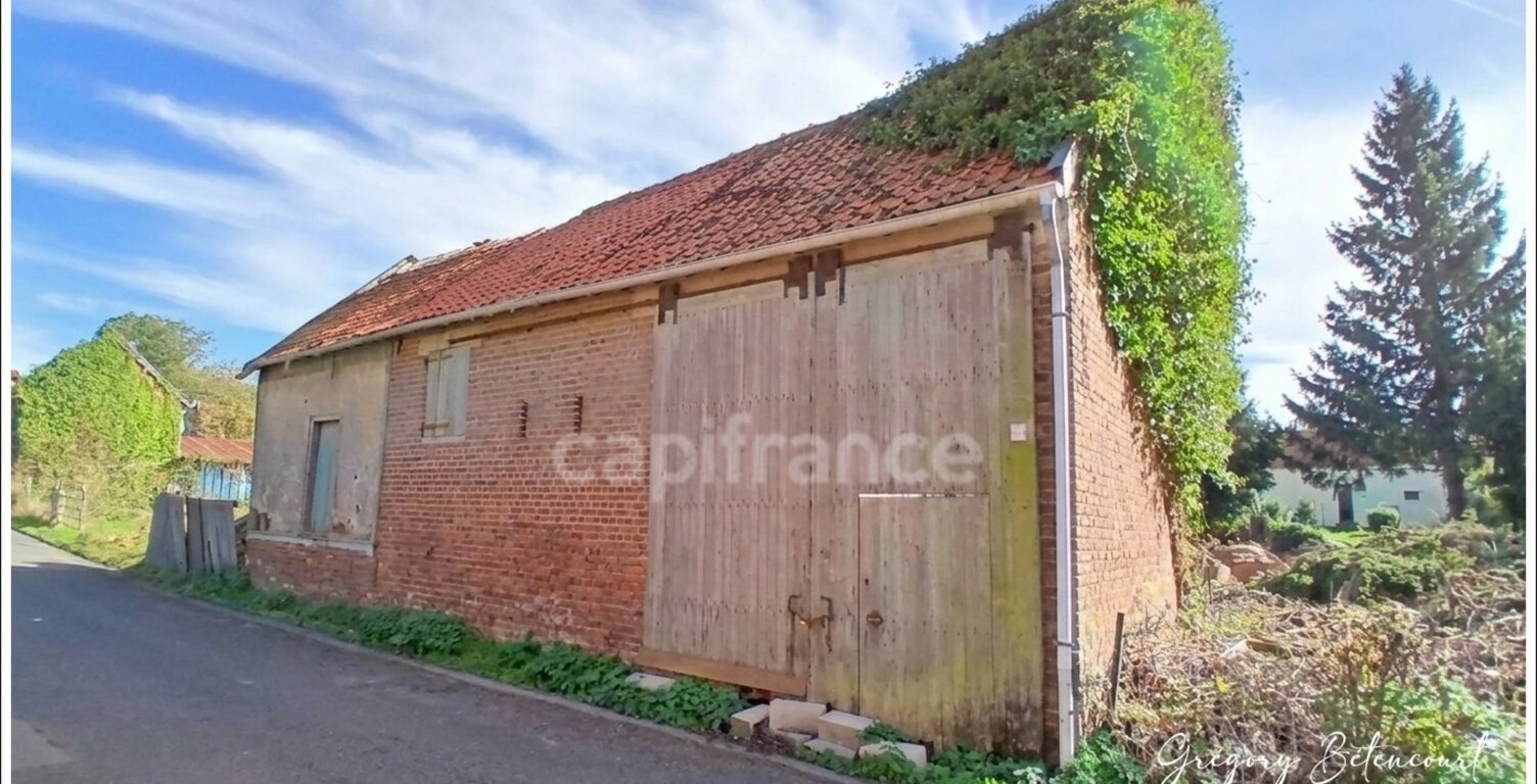 Ensemble foncier avec une ancienne bâtisse — photo 1