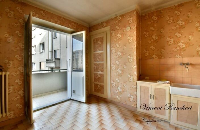 ANNEMASSE CENTRE – T2 À RÉNOVER AVEC CHAMBRE DE BONNE ET DEUX CAVES — photo 4
