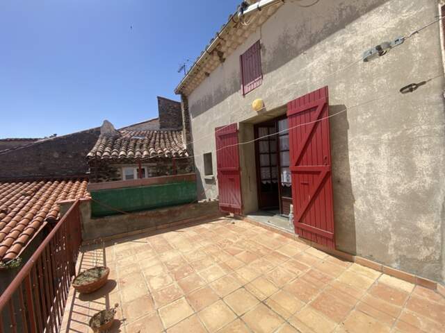 Dpt Pyrénées Orientales (66), à vendre proche ESTAGEL maison 2 appartements avec terrasses à rafraichir — photo du bien