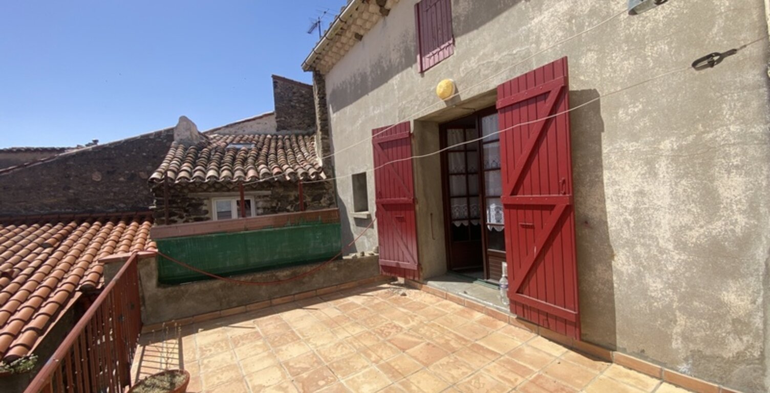 Dpt Pyrénées Orientales (66), à vendre proche ESTAGEL maison 2 appartements avec terrasses à rafraichir — photo 1