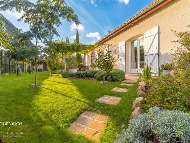 BELLEFOND SUR SON SUPERBE TERRAIN DE 731 M2 MAISON 6 PIECES DE 166 M2 — photo 1