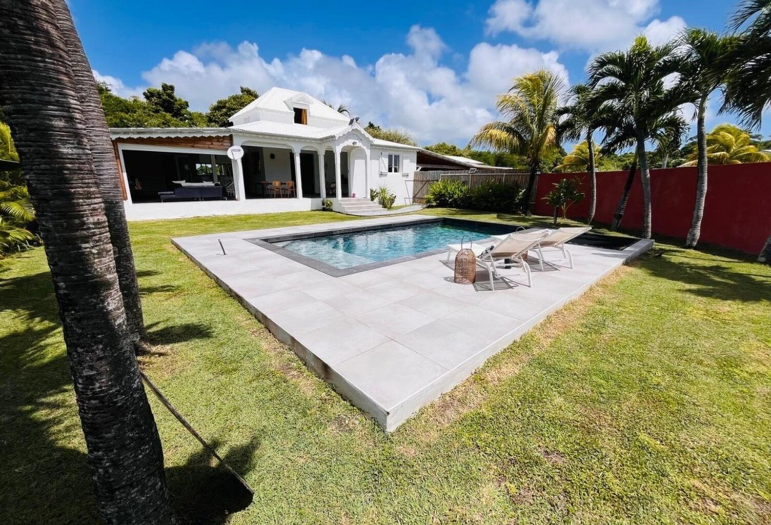 À VENDRE – SAINT-FRANÇOIS – MAISON 4 CHAMBRES AVEC PISCINE – INVESTISSEMENT LOCATIF — photo 1