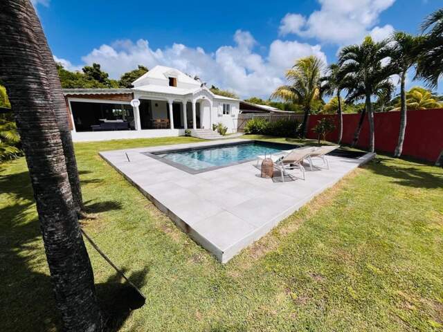 À VENDRE – SAINT-FRANÇOIS – MAISON 4 CHAMBRES AVEC PISCINE – INVESTISSEMENT LOCATIF — photo du bien