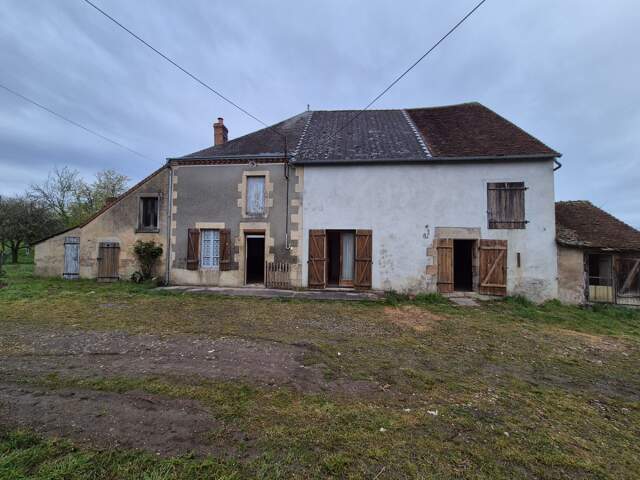Maison ou petite ferme à vendre 4 pièces AIGURANDE (36) terrains 1,3 hectares — photo du bien