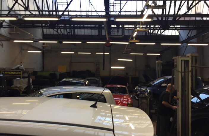 75 places de Parking et 500 m2 d'atelier LYON 2EME — photo 4