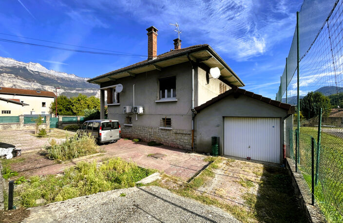 Villa sur sous-sol + garages sur terrain clos — photo 3
