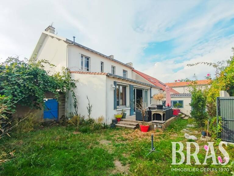 Maison T6 de 144m² sur terrain de 308m²  avec garage et annexe — photo 1