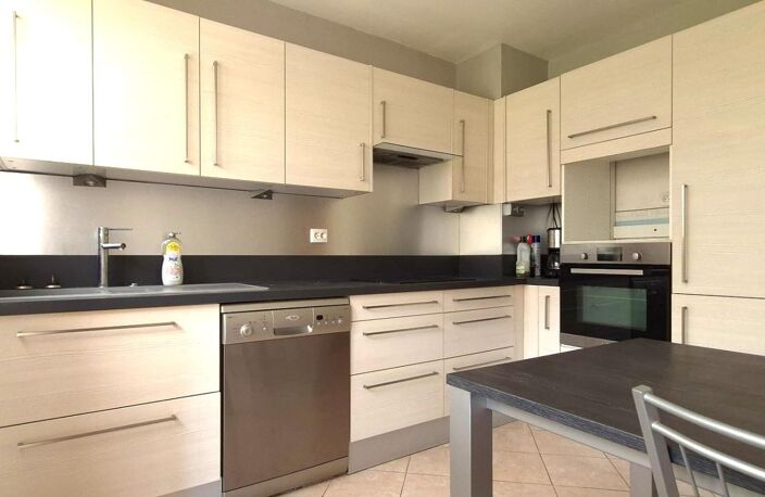 MAISON INDIVIDUELLE – 3 CHAMBRES – VÉRANDA – JARDIN – GARAGE – STATIONNEMENT – À MOINS D’1 KM DE LA GARE — photo 2