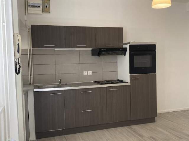   Appartement T1 de 27,22 m² – Cuisine équipée – 375 € charges comprises — photo du bien