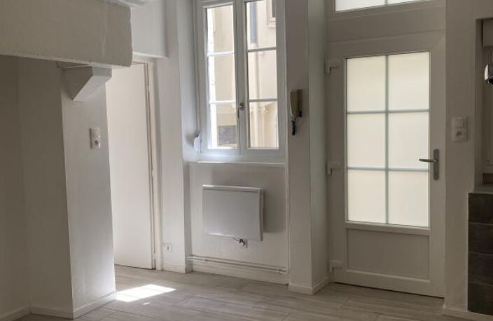   Appartement T1 de 27,22 m² – Cuisine équipée – 375 € charges comprises — photo 2
