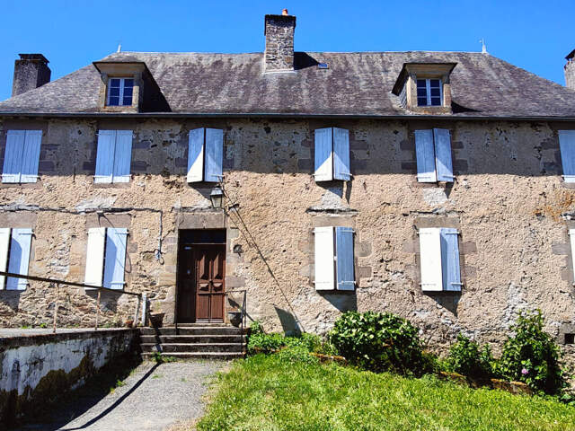 EXCEPTIONNELLE Propriété Historique  - 230 m² + Dépendances - 8,5 ha — photo du bien