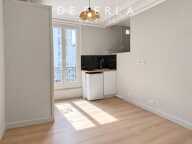 JAURÈS - Studio en dernier étage refait à neuf — photo 2