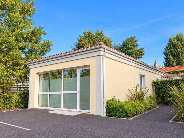 Le Taillan-Médoc - Bureau climatisé de 12 m² - Parkings — photo 1
