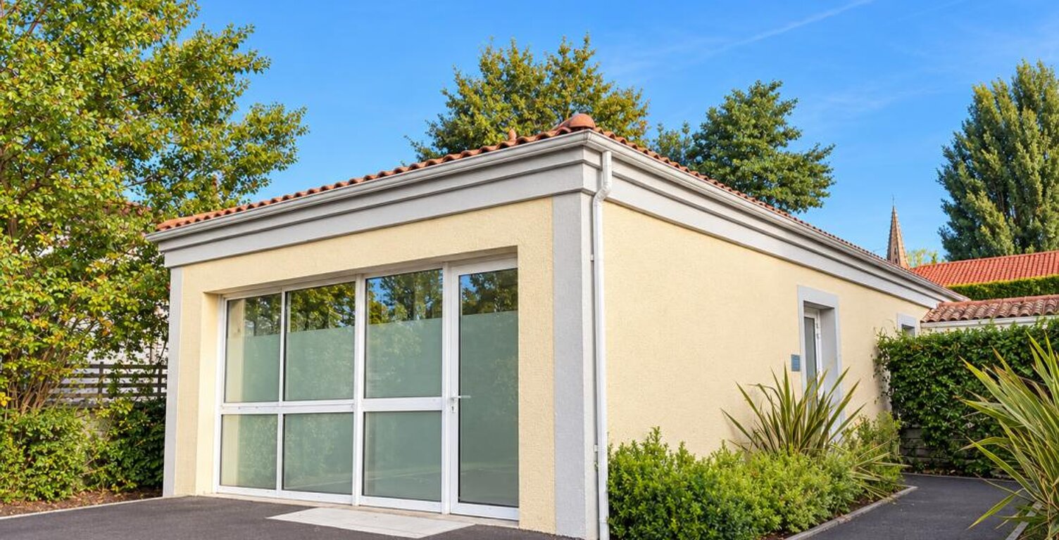 Le Taillan-Médoc - Bureau climatisé de 12 m² - Parkings — photo 1