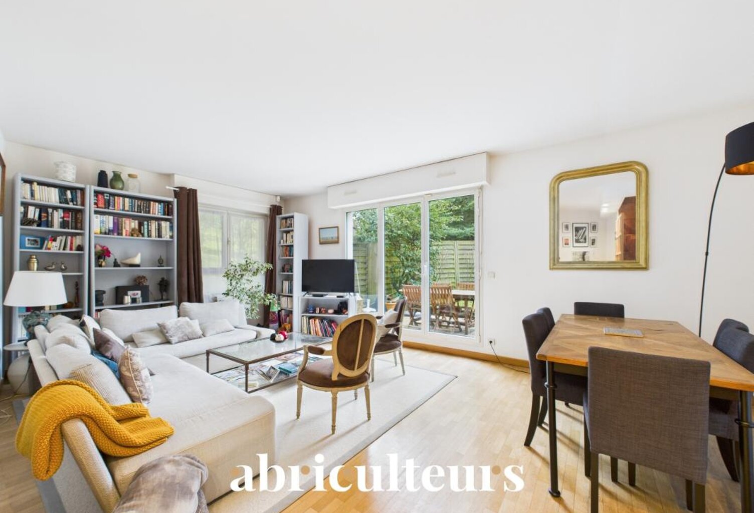 La Celle-Saint-Cloud – Duplex familial de 125 m² avec jardin-terrasse, balcon, 2 parkings et 2 caves — photo 1