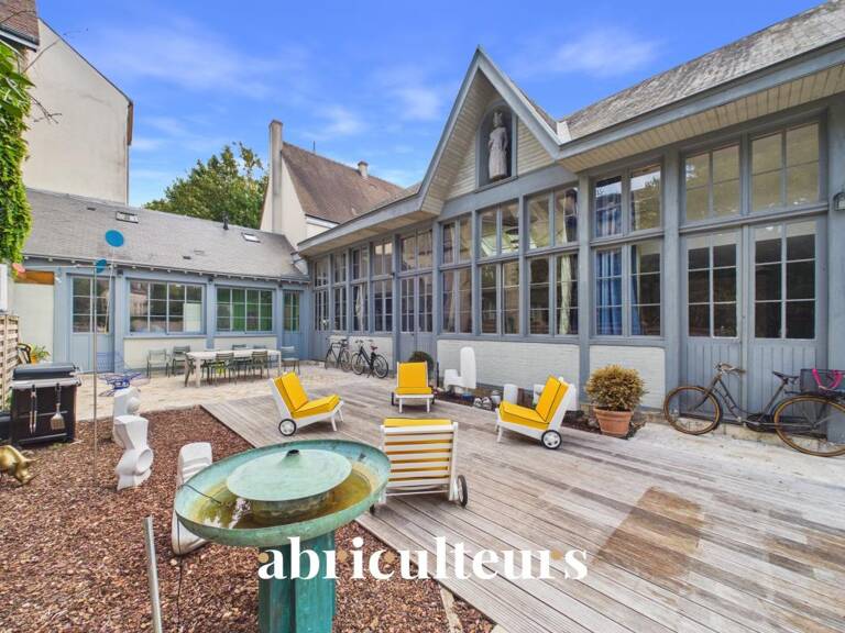 À deux pas de la cathédrale, vaste maison de 250 m² au calme absolu, agrémentée d'une terrasse d'exception et d'un studio indépendant - Chartres (28000) — photo 1