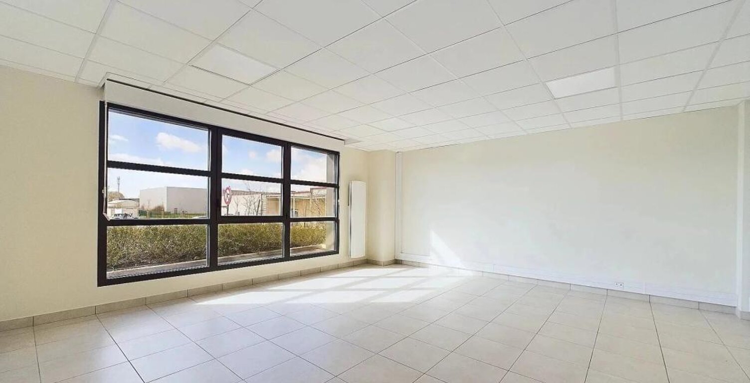 À louer : un vaste local d’activité de 720 m² implanté sur la commune de Gellainville (28630), aux portes de Chartres — photo 1