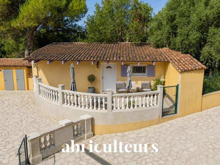 Grande villa familiale de 230 m² offrant de magnifiques espaces en vente à les Pennes-Mirabeau.(13170) — photo 1