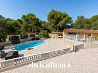Grande villa familiale de 230 m² offrant de magnifiques espaces en vente à les Pennes-Mirabeau.(13170) — photo 2