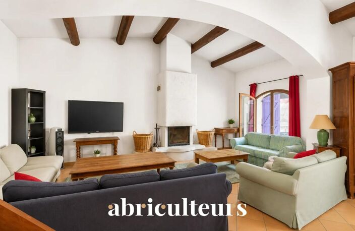 Grande villa familiale de 230 m² offrant de magnifiques espaces en vente à les Pennes-Mirabeau.(13170) — photo 4