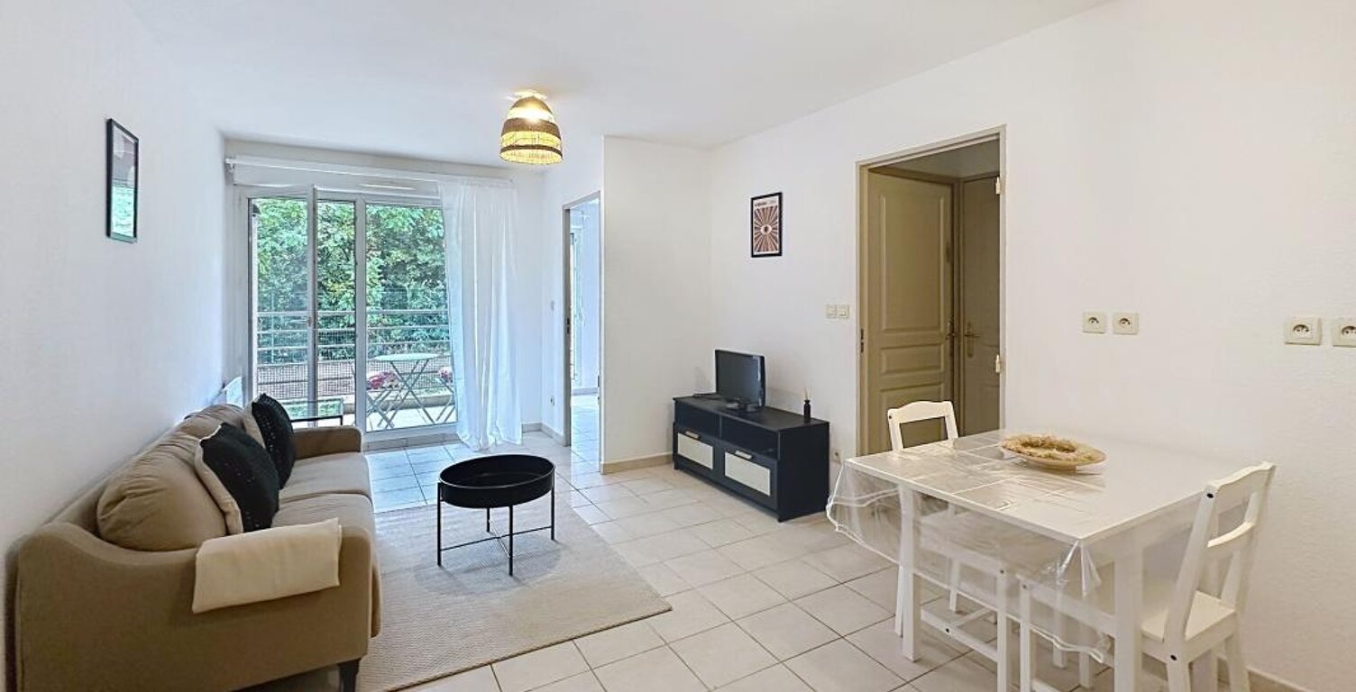 Appartement T2 - À Louer - Avignon Extra-Muros — photo 1