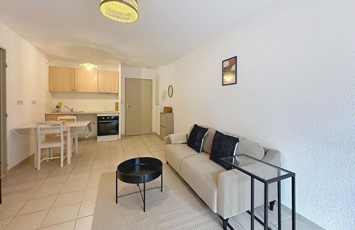 Appartement T2 - À Louer - Avignon Extra-Muros — photo 2