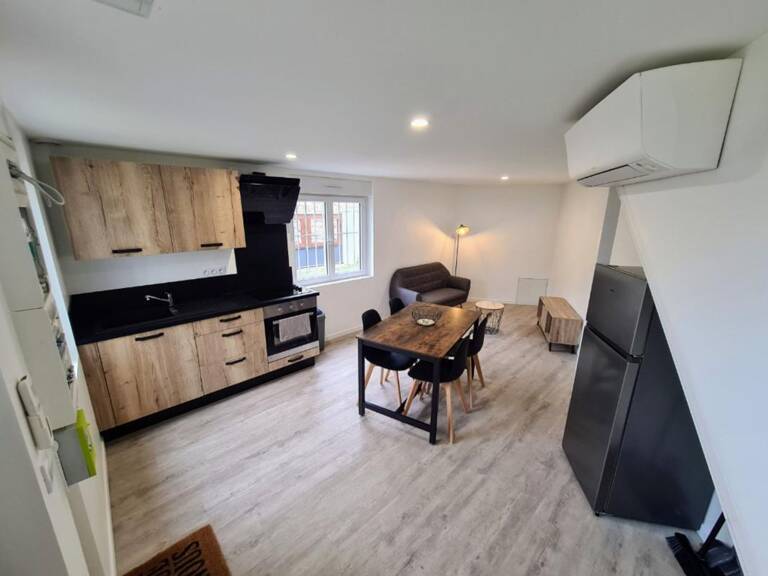 Appartement À Louer meublé à Chabanais — photo 1