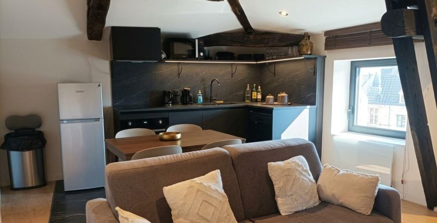 T2 MEUBLÉ AVEC PARKING PRIVATIF AU CŒUR DU VILLAGE DE LA TOUR-DE-SALVAGNY 69890 - rentabilité 4,5% — photo 1