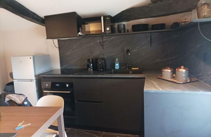 T2 MEUBLÉ AVEC PARKING PRIVATIF AU CŒUR DU VILLAGE DE LA TOUR-DE-SALVAGNY 69890 - rentabilité 4,5% — photo 2