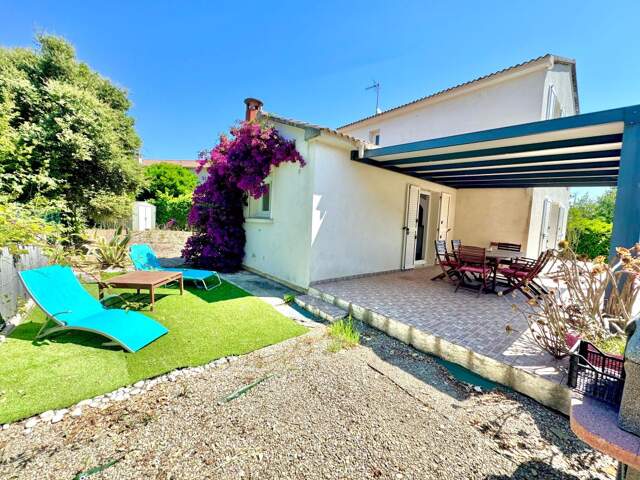 Villa T4 en bord de mer avec piscine et tennis - Cervione — photo du bien