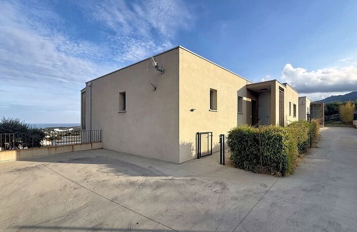 Villa contemporaine T4/T5 de 150 m² avec piscine et vue panoramique — photo 5