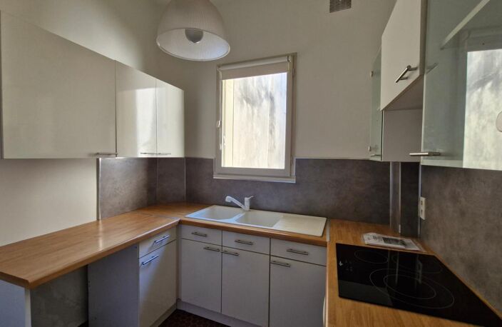 Appartement À Vendre Avignon Intra-Muros, 60 m², 3pièces, (chambre + bureau) Quartier Vernet-Fusterie — photo 2