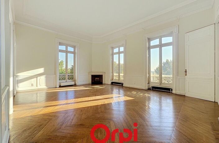 Appartement bourgeois de 106 m² dans bâtisse de caractère | Quais de Saône (La Mulatière) — photo 4