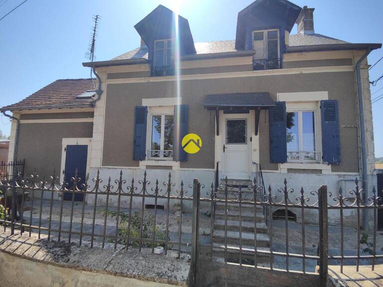 MAISON ANCIENNE AU BORD DU CANAL — photo 1