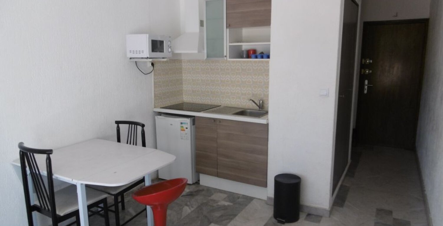Studio À Vendre — photo 1