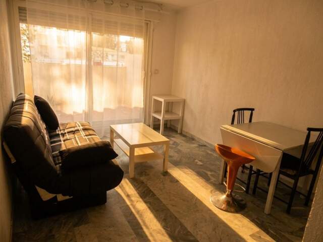 Studio À Vendre — photo du bien