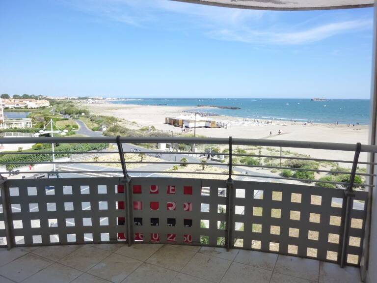 LE CAP D'AGDE - Location, Apt T2 avec cabine, terrasse et garage — photo 1