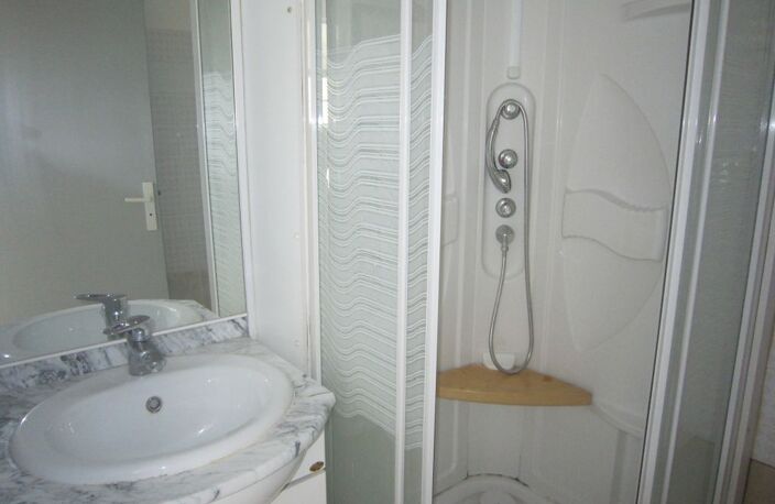 LE CAP D'AGDE - Location, Apt T2 avec cabine, terrasse et garage — photo 4