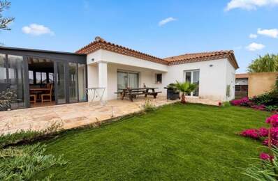 Villa contemporaire de 240m2 avec piscine à débordement — photo du bien