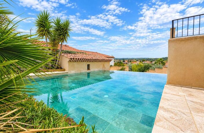 Villa contemporaire de 240m2 avec piscine à débordement — photo 2