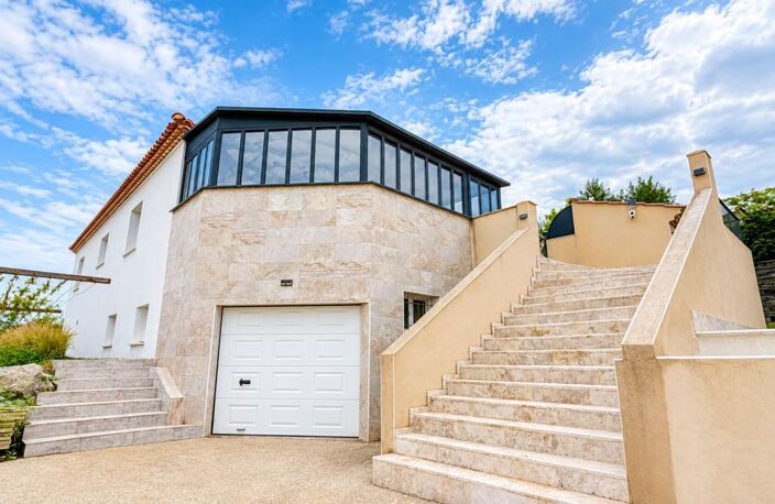 Villa contemporaire de 240m2 avec piscine à débordement — photo 4