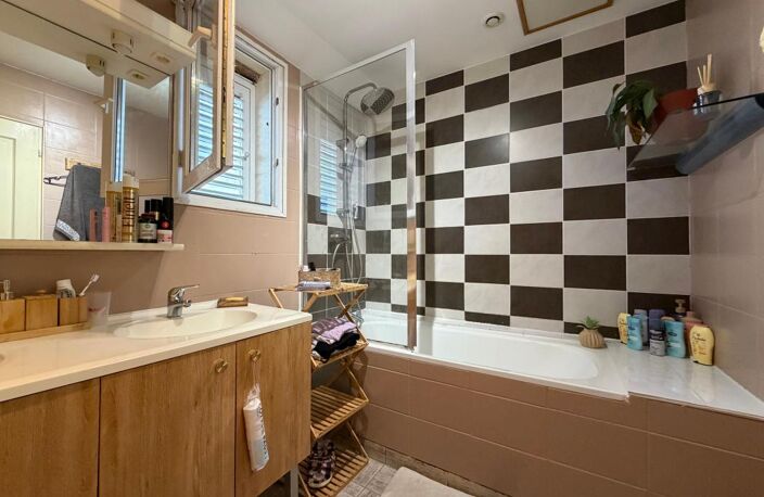 Charmante maison avec grand séjour et terrain clos — photo 5