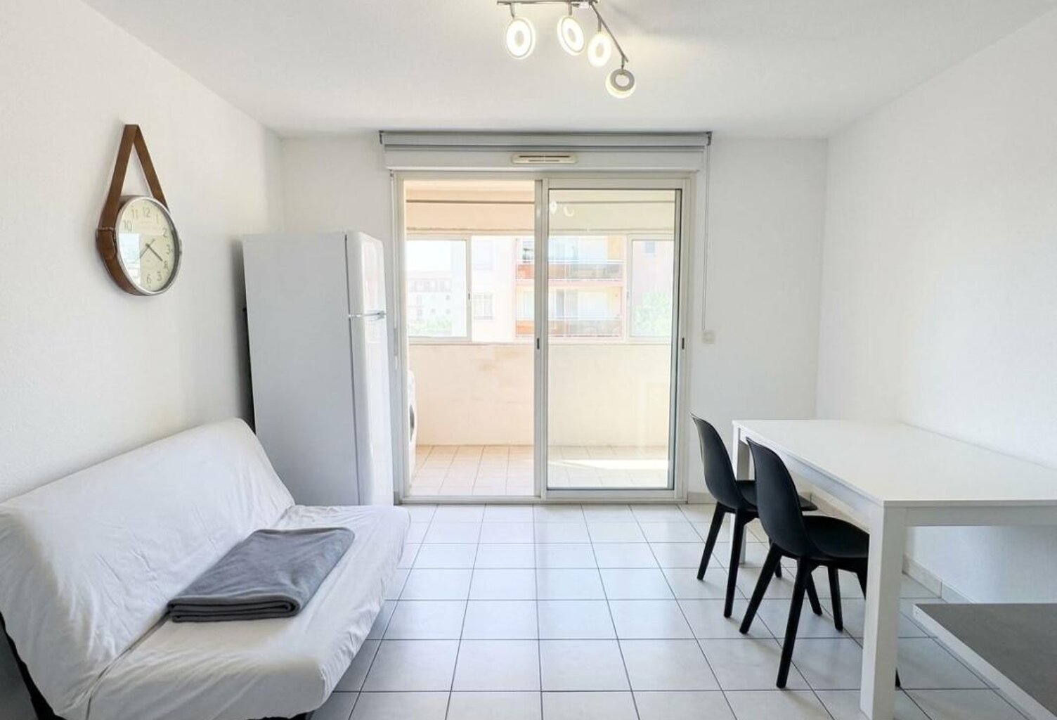 Toulon Ouest – quartier ouest T3 avec loggia et garage — photo 1