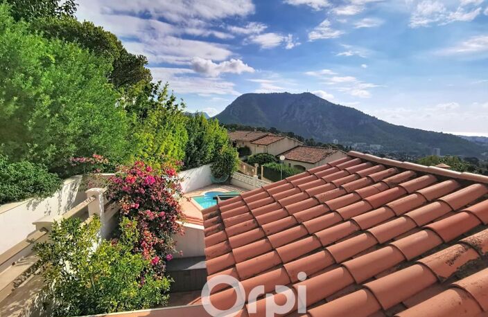 À vendre maison de type 5 d'environ 140m² habitables entièrement rénovée avec piscine et vue mer — photo 4