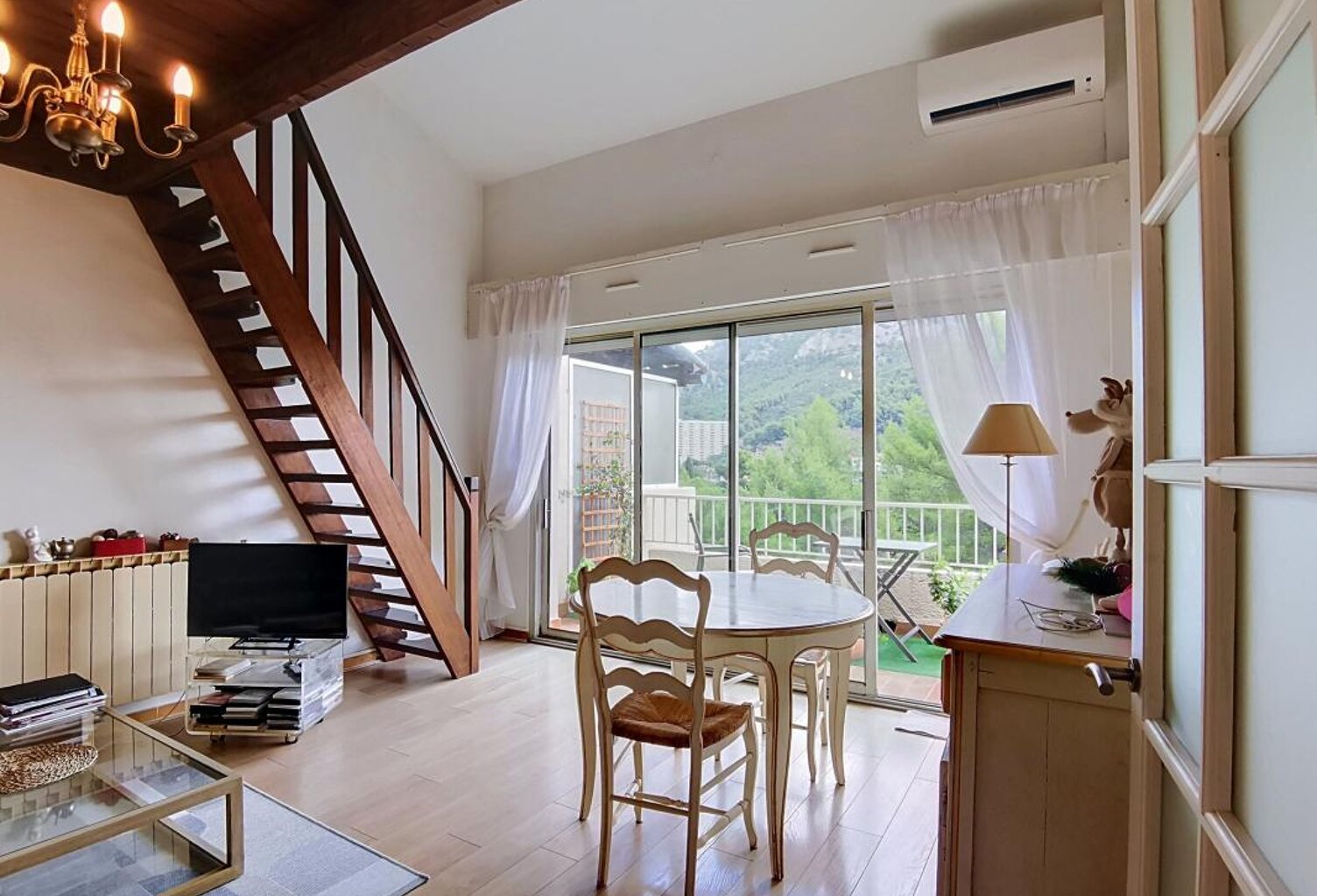 A vendre TOULON OUEST appartement T2 en duplex avec balcon, parking et cave — photo 1
